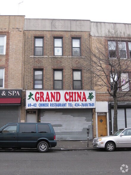 Primary Photo Of 69-42 Grand Ave, Flushing Storefront Retail Residential For Lease