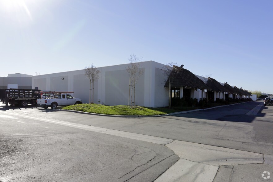 More Photos Of 1591 S Sinclair St, Anaheim Unknown For Lease