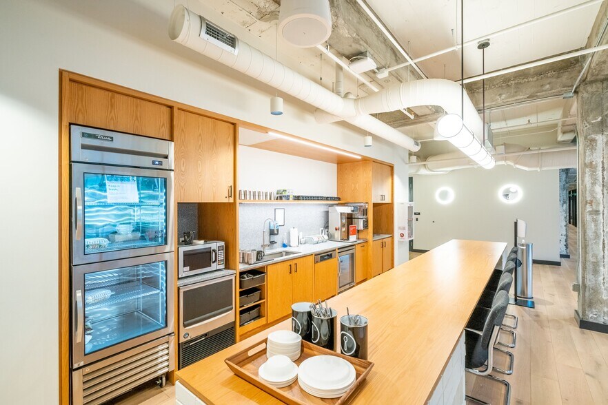 More Photos Of 830 NE Holladay St, Portland Coworking Space