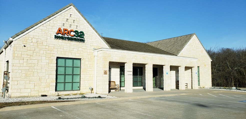 More Photos Of 4 Horizon Ct, Heath Office For Lease