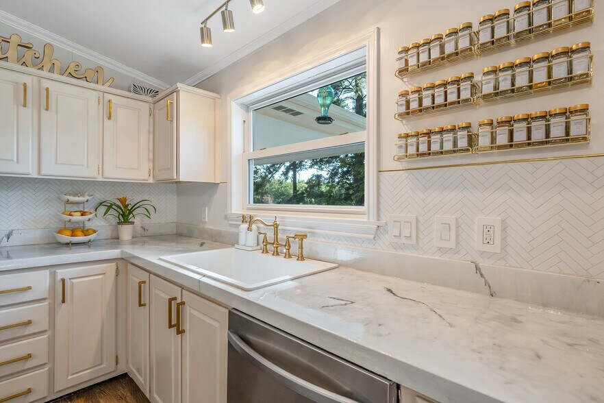 More Photos Of 980 County Road 1705, Jacksonville Lodge Meeting Hall For Sale