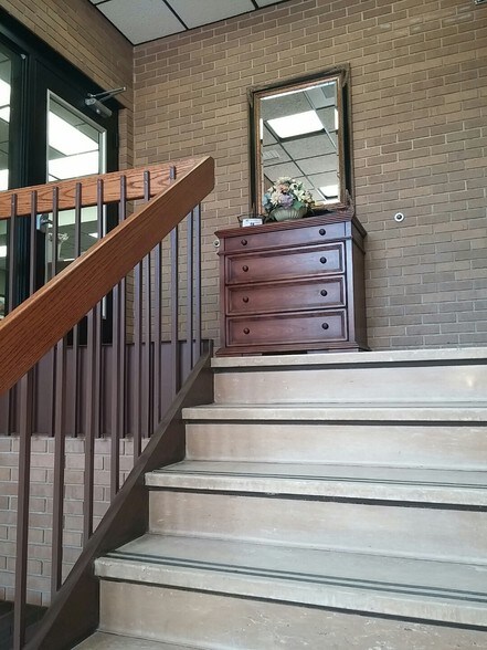 More Photos Of 4200 Euclid Ave, Rolling Meadows Office For Lease