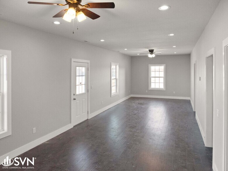 More Photos Of 300 Opportunity dr, Mayfield Warehouse For Sale