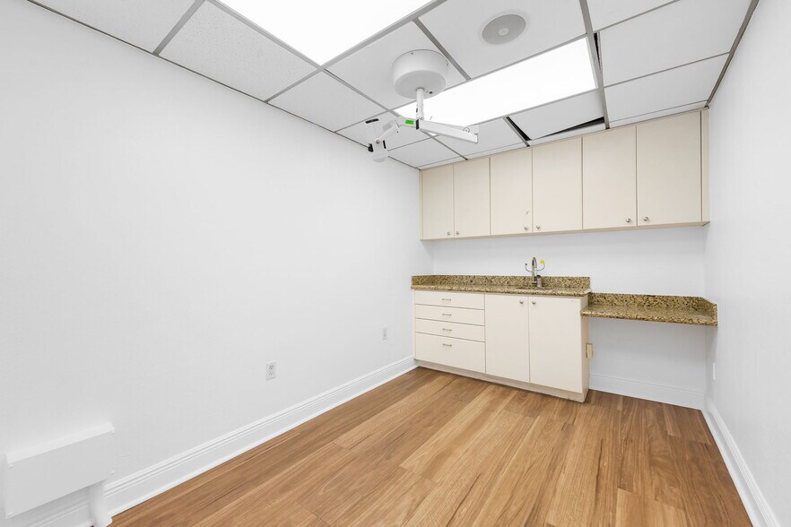 More Photos Of 100 SE 15th Ave, Fort Lauderdale Medical For Lease