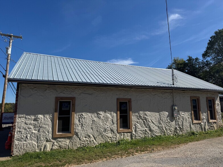 More Photos Of 203-235 E Pickens Rd, Pea Ridge Freestanding For Sale