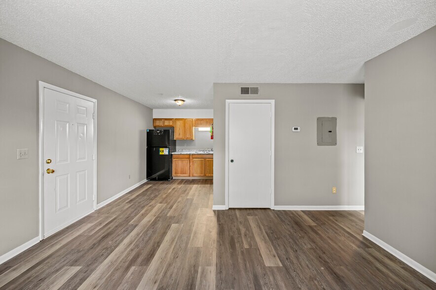 More Photos Of 151 Wallace Blvd, Clarksville Apartments For Sale