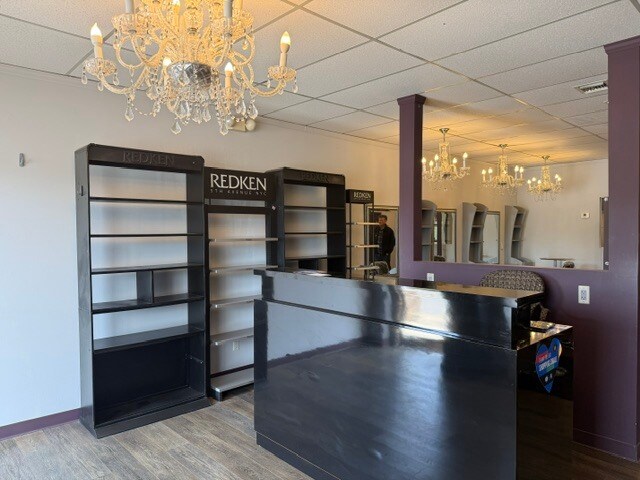More Photos Of 55 Sound Ave, Mattituck General Retail For Lease