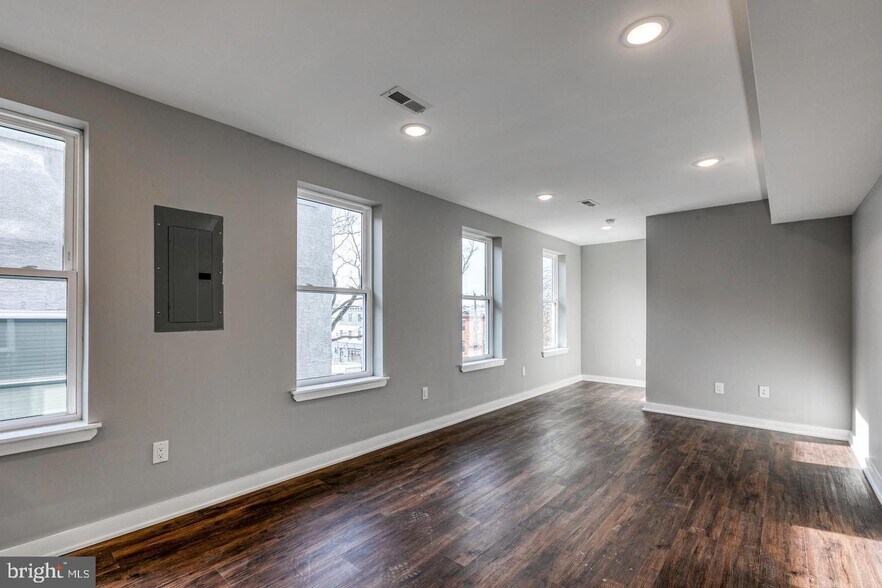 More Photos Of 1316 S Broad St, Philadelphia Apartments For Sale