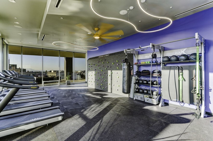 More Photos Of 1640 Broadway, Oakland Apartments For Lease