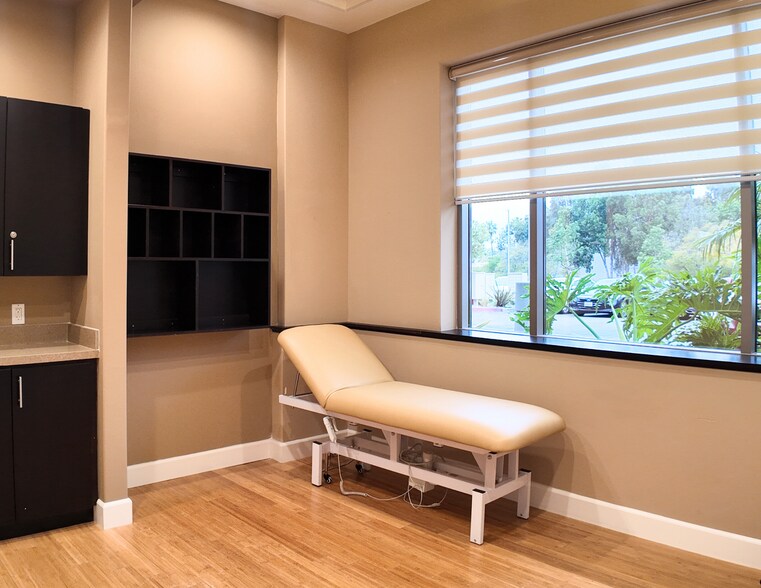 More Photos Of 838 Nordahl Rd, San Marcos Medical For Lease