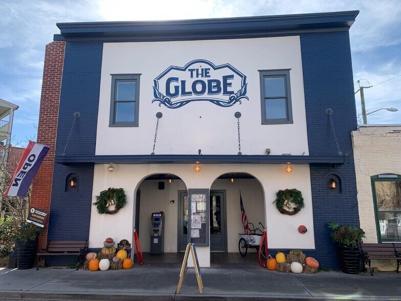 More Photos Of 12 Broad St, Berlin Restaurant For Sale