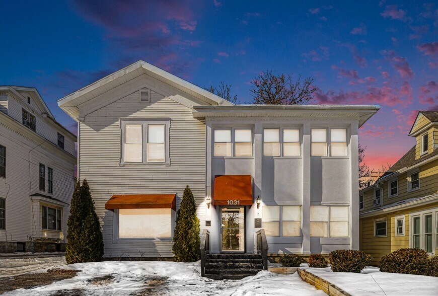 More Photos Of 1031 N Washington Ave, Lansing Office Residential For Lease