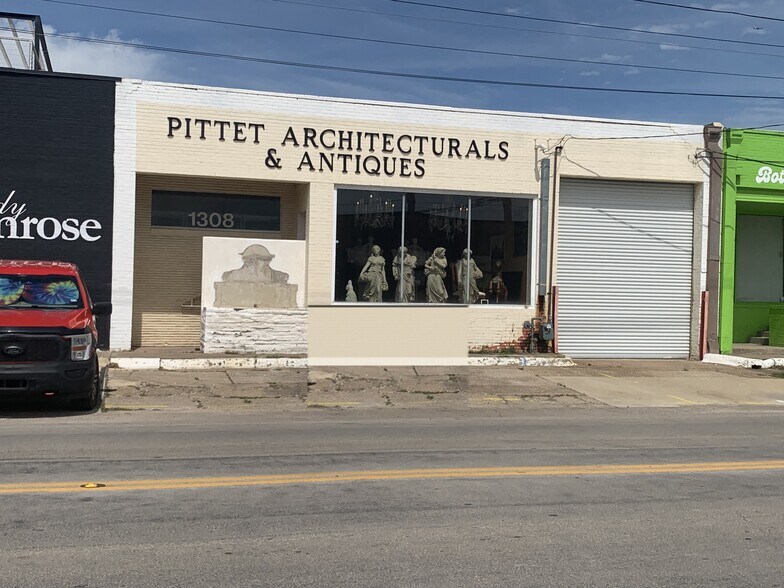 Primary Photo Of 1308 Dragon St, Dallas Showroom For Lease