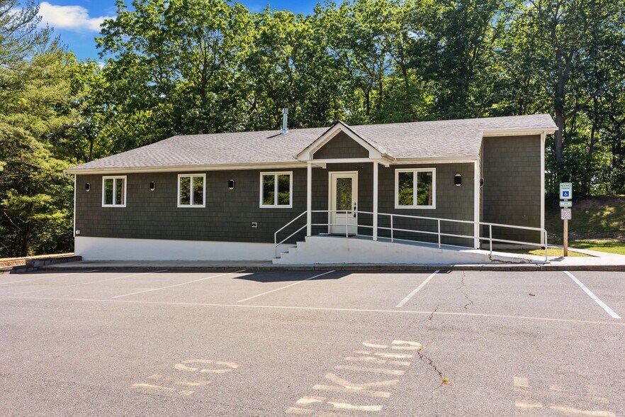 More Photos Of 352 Monmouth Rd, Millstone Township Office For Lease