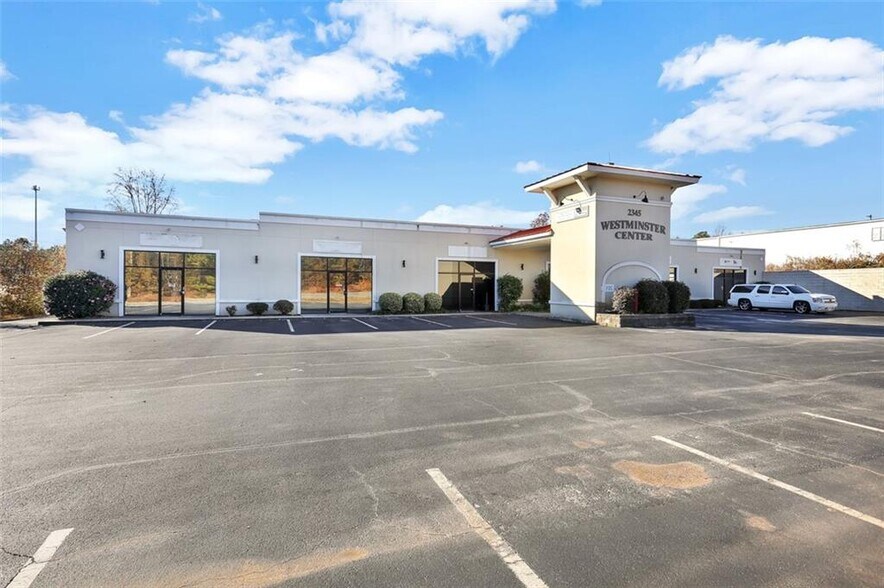 More Photos Of 2345 Sandifer Blvd, Westminster Showroom For Lease