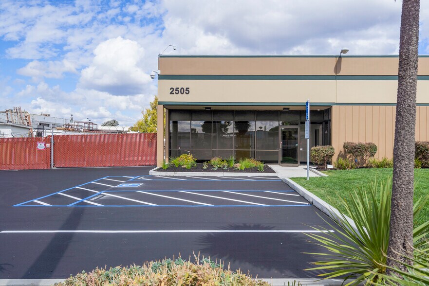 More Photos Of 2505 Amaral Ct, Hayward Warehouse For Sale