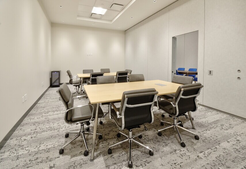 More Photos Of 580 Westlake Park Blvd, Houston Office For Lease