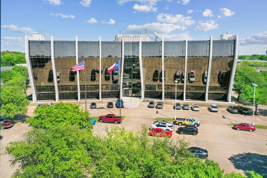 More Photos Of 1800 Teague Dr, Sherman Office For Sale