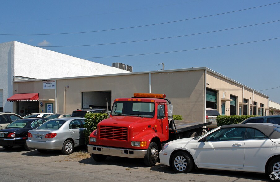 More Photos Of 1801 NW 29th St, Oakland Park Auto Repair For Lease