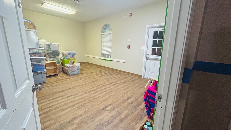 More Photos Of 45 South Shore Dr, Miramar Beach Storefront Retail Office For Lease