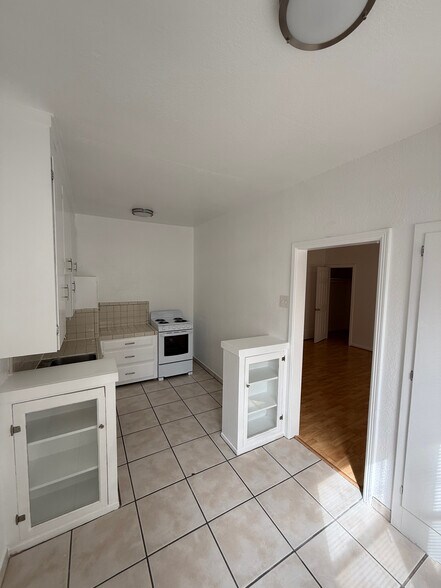 More Photos Of 2175 Chestnut Ave, Long Beach Apartments For Sale