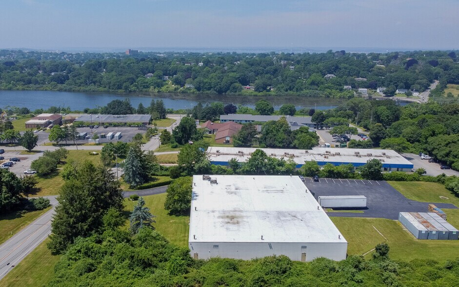 More Photos Of 72 Johnny Cake Hill Rd, Middletown Distribution For Sale