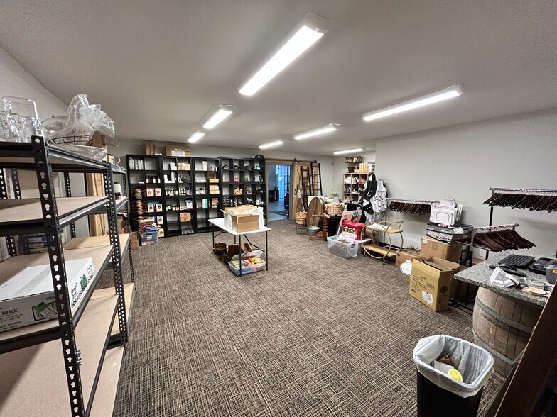 More Photos Of 250 S Mulberry St, Troy Industrial For Sale