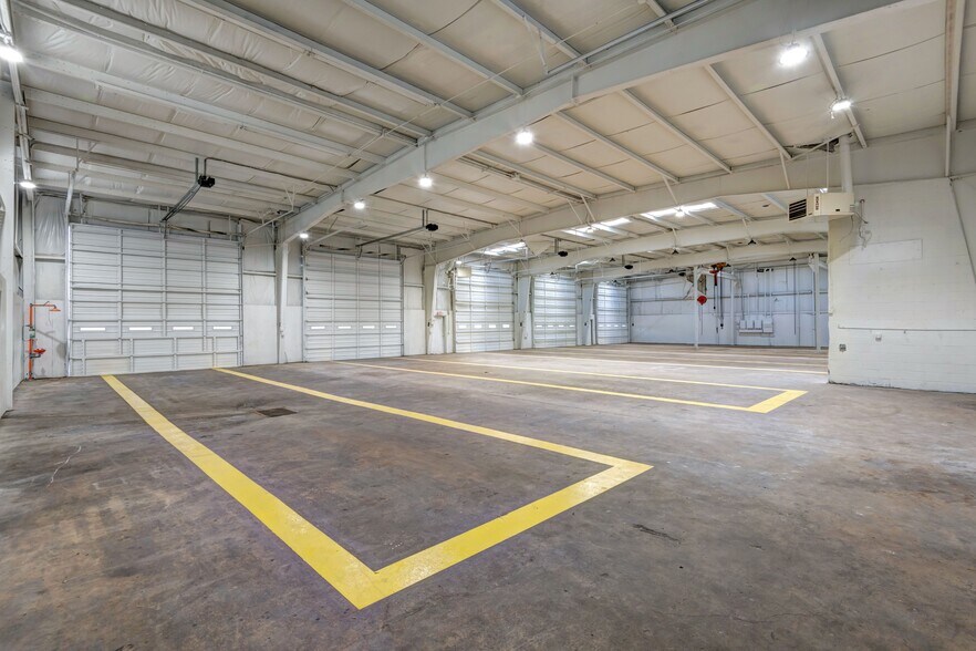 More Photos Of 5963 Lees Mill Rd, Forest Park Distribution For Lease