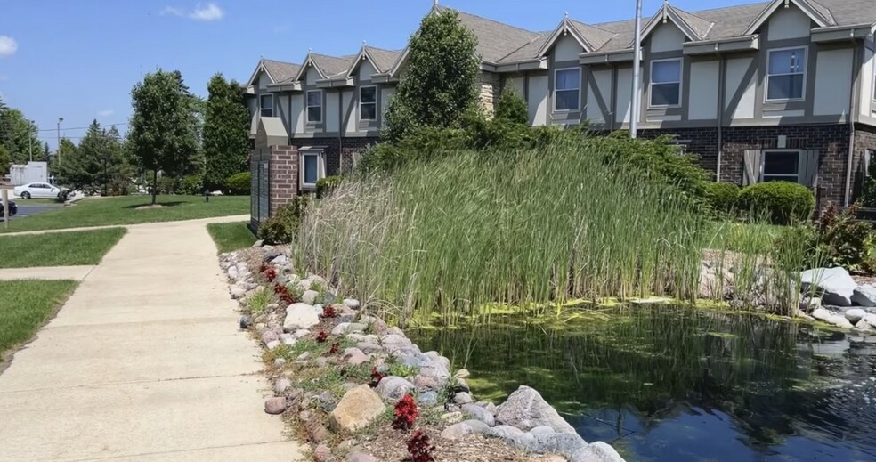 Primary Photo Of 11516 N Port Washington Rd, Mequon Office For Lease