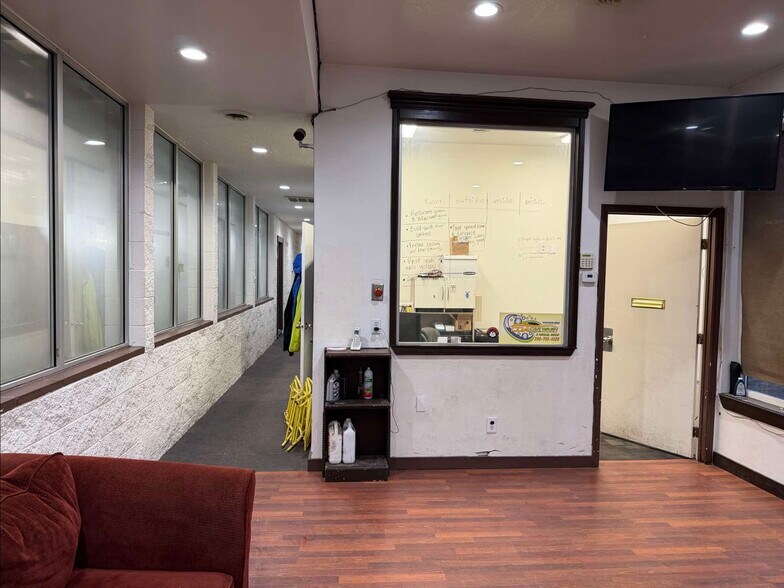 More Photos Of 1114 N 3rd St, Coeur d'Alene Service Station For Sale