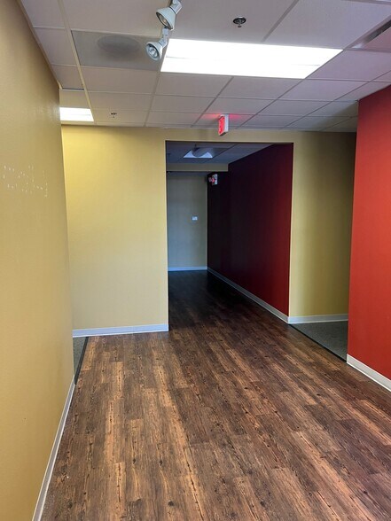 More Photos Of 3401 SE Macy Rd, Bentonville Loft Creative Space For Lease