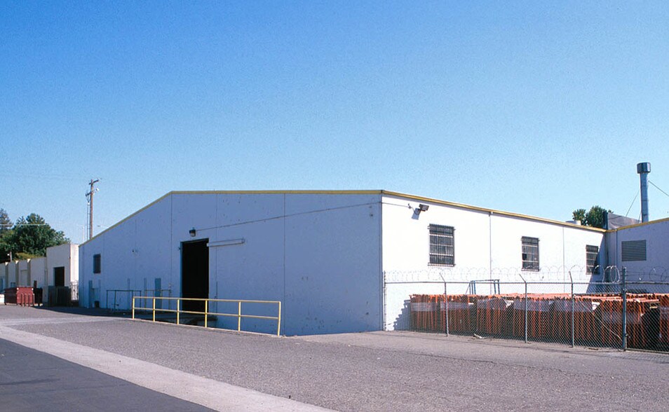 More Photos Of 141 Commerce Cir, Sacramento Warehouse For Lease