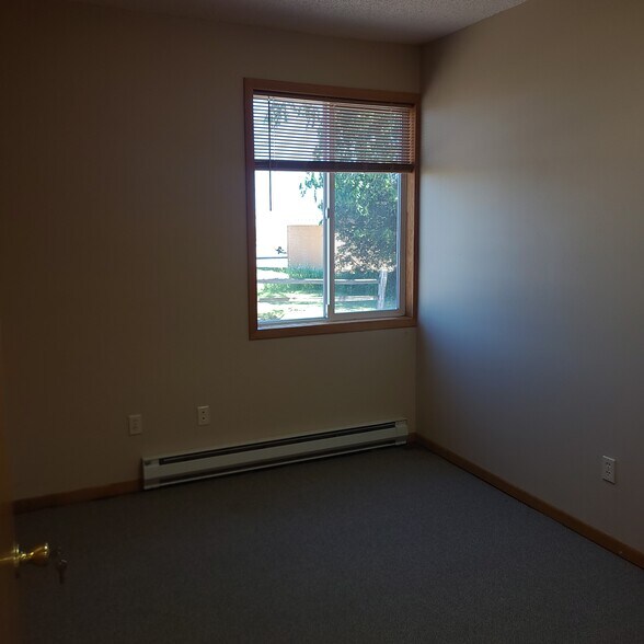 More Photos Of 8265 179th St NW, Clearwater Loft Creative Space For Lease