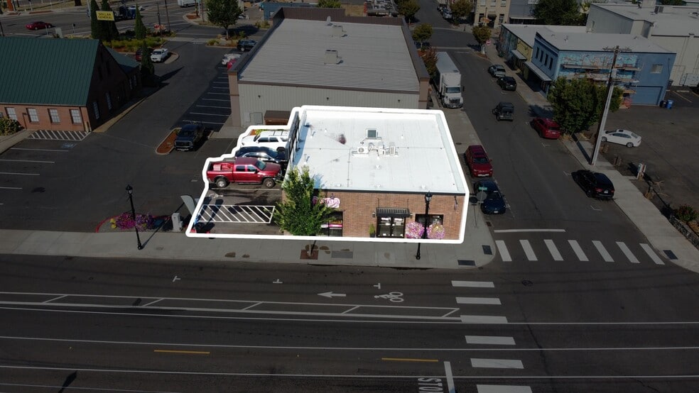 Primary Photo Of 194 SE 4th Ave, Estacada General Retail For Sale