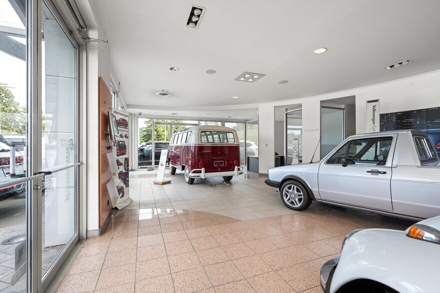 More Photos Of 4921 Wellington Rd, Nanaimo General Retail For Lease