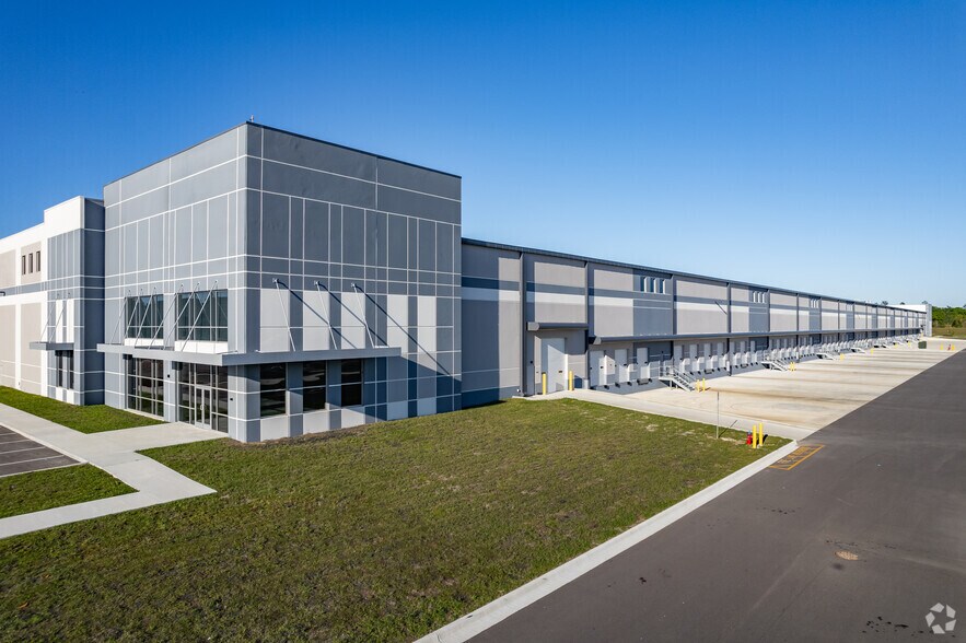 More Photos Of 4701 Apopka Logistics Pky, Apopka Unknown For Lease