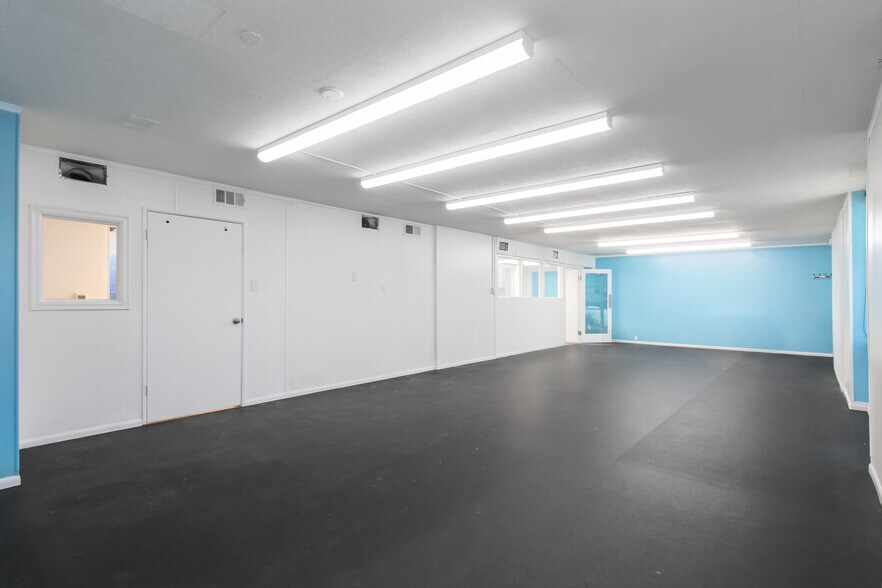 More Photos Of 1021 E Walnut St, Pasadena Medical For Lease