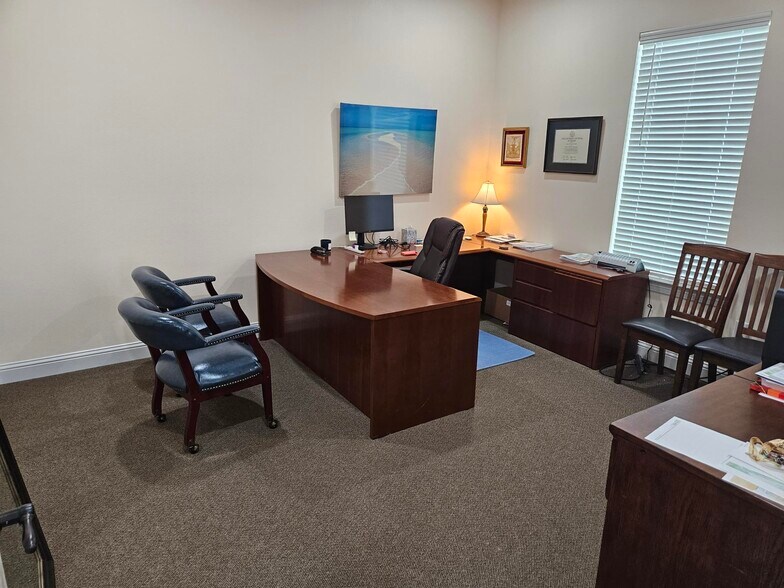 More Photos Of 1067 FM 306, New Braunfels Office For Lease