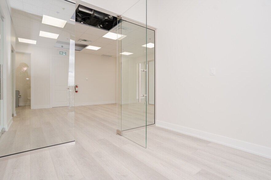 More Photos Of 135 Addison Hall Cir, Aurora Warehouse For Lease