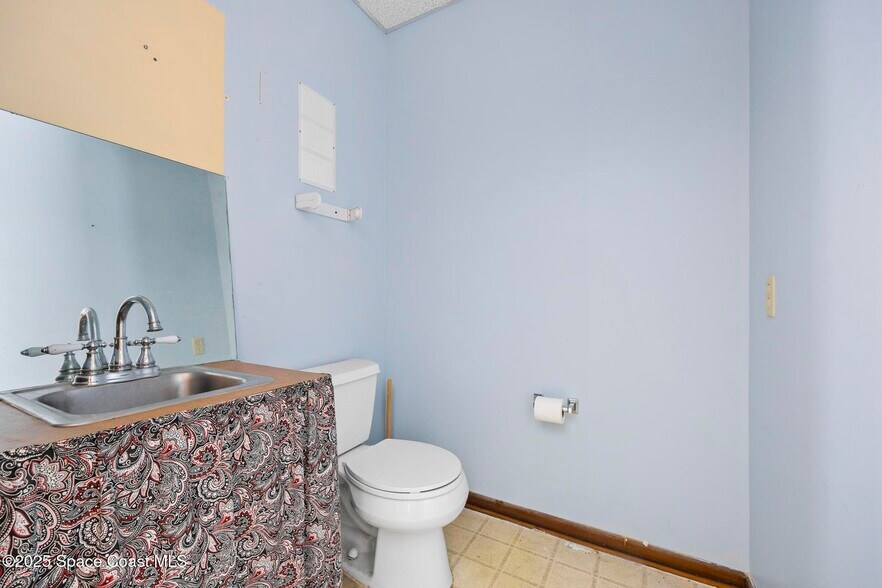 More Photos Of 700 N Wickham Rd, Melbourne Office For Lease