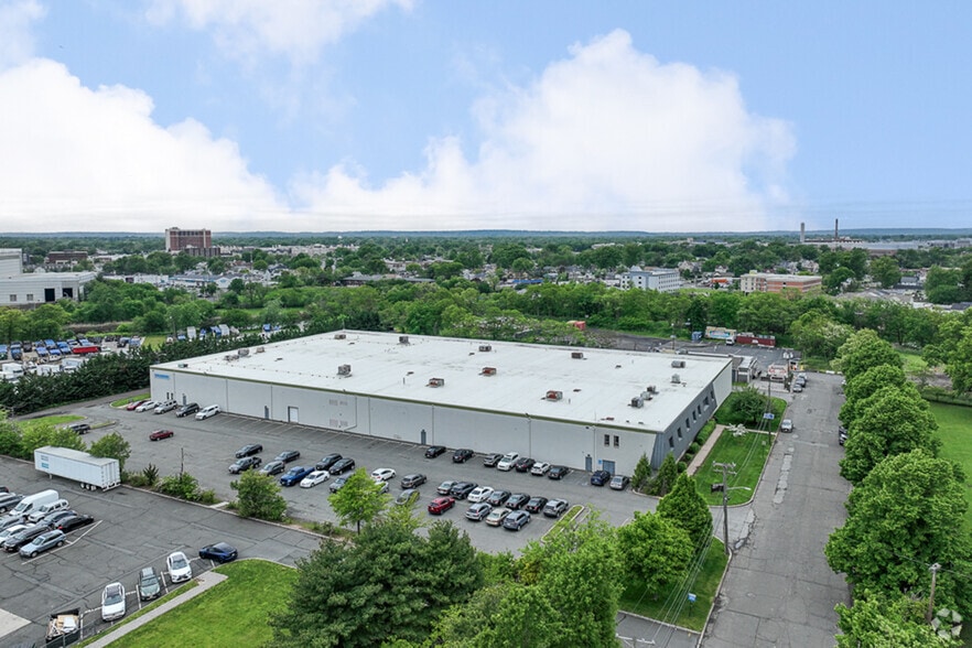 More Photos Of 900 Hart St, Rahway Warehouse For Lease