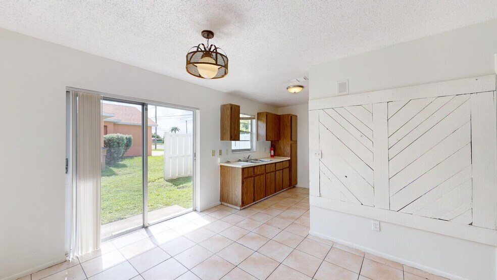 More Photos Of 403 Hancock Bridge Pkwy, Cape Coral Apartments For Sale