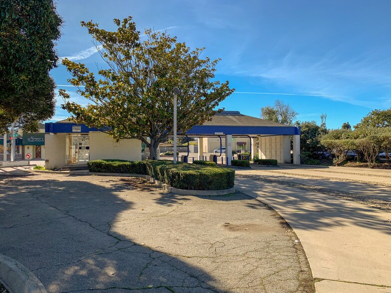 More Photos Of 27 John St, Salinas Bank For Sale