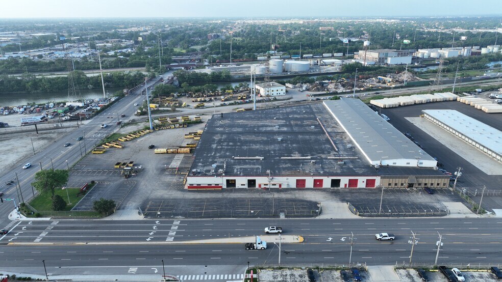 More Photos Of 3900 S Cicero Ave, Cicero Warehouse For Lease