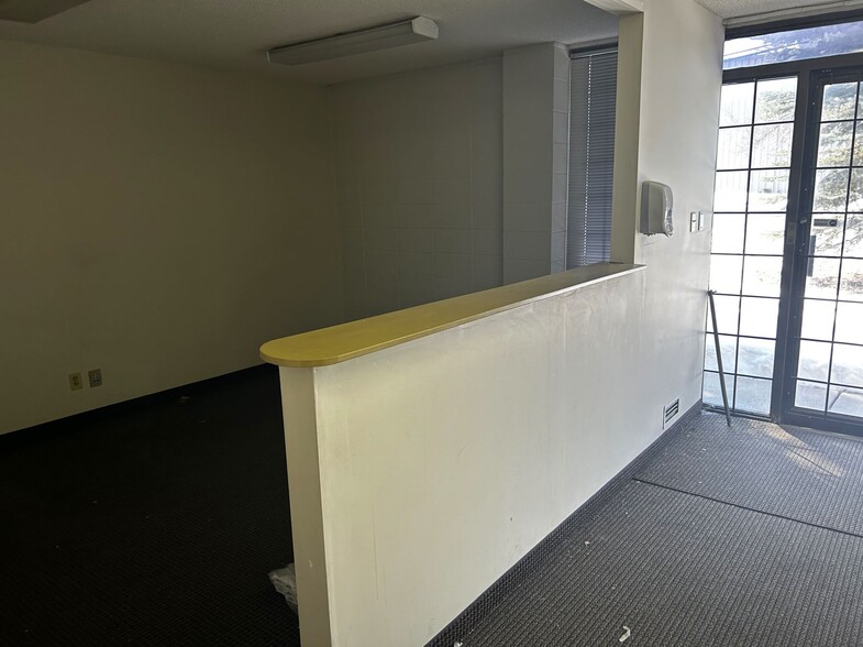 More Photos Of 2928 18th St NE, Calgary Warehouse For Lease