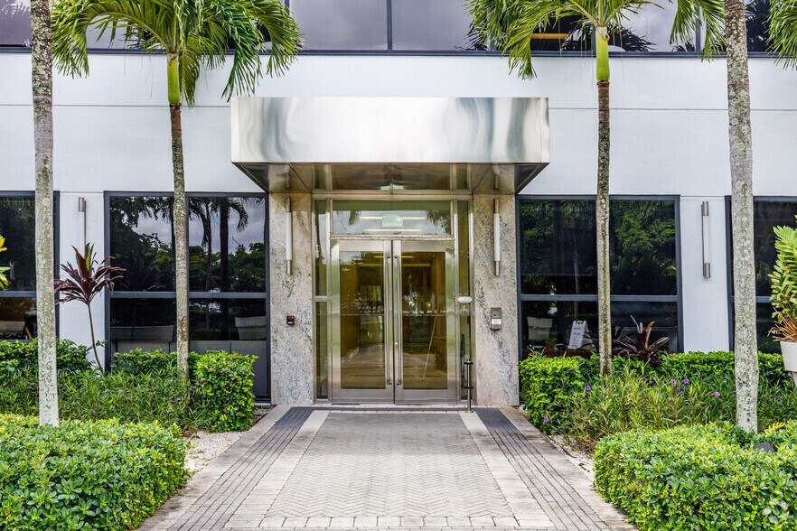 More Photos Of 1815 Griffin Rd, Dania Beach Office For Lease