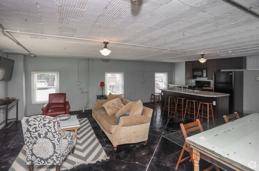 More Photos Of 111 E 16th St, Indianapolis Apartments For Lease