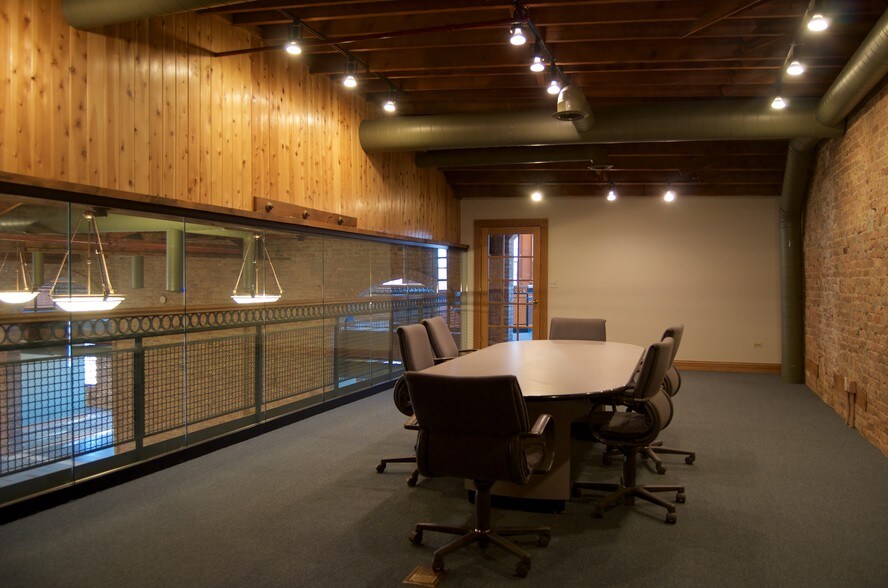 More Photos Of 1 Douglas Ave, Elgin Loft Creative Space For Lease