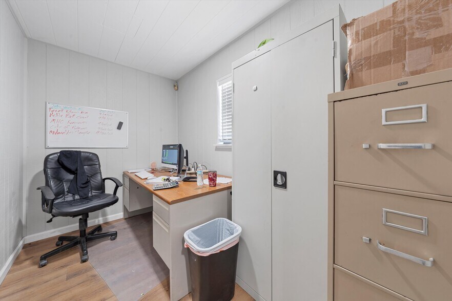 More Photos Of 330 Elco Ln, China Spring Warehouse For Sale