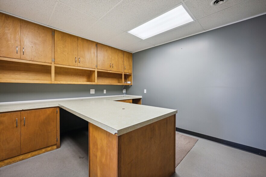 More Photos Of 15 Walnut St, Coshocton Warehouse For Sale